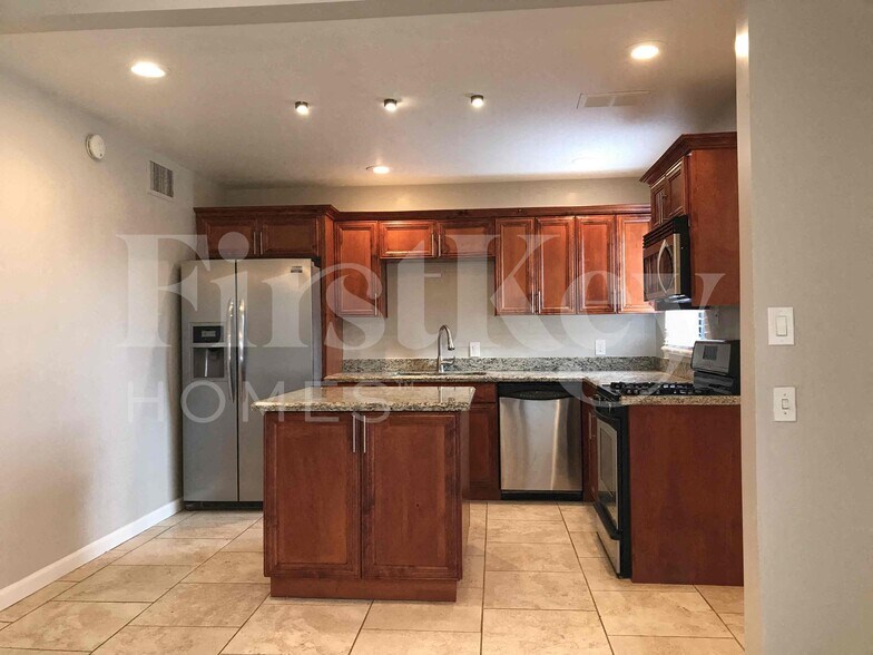 Building Photo - 1507 W Berridge Ln