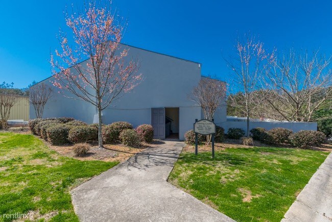 Building Photo - 1040 Sandtown Rd SW