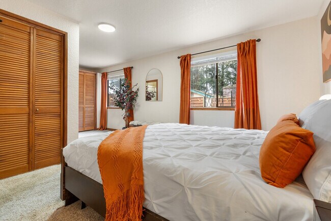 Building Photo - 18301 115th St NE