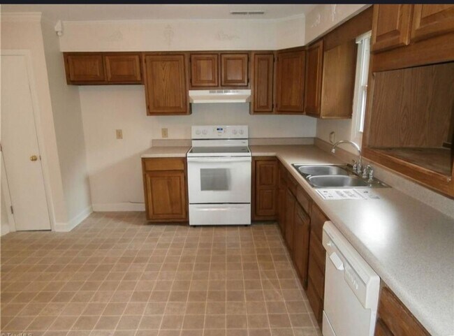 Building Photo - 3796 Vandalia Dr