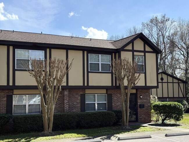 Building Photo - 4812 Windrush Ln