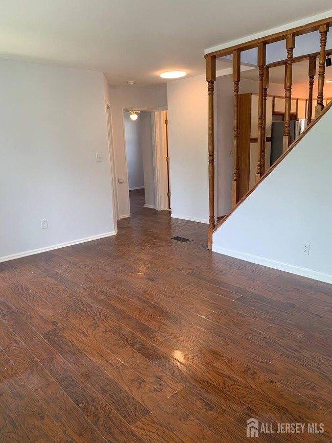 Building Photo - 11 Pelham Ave