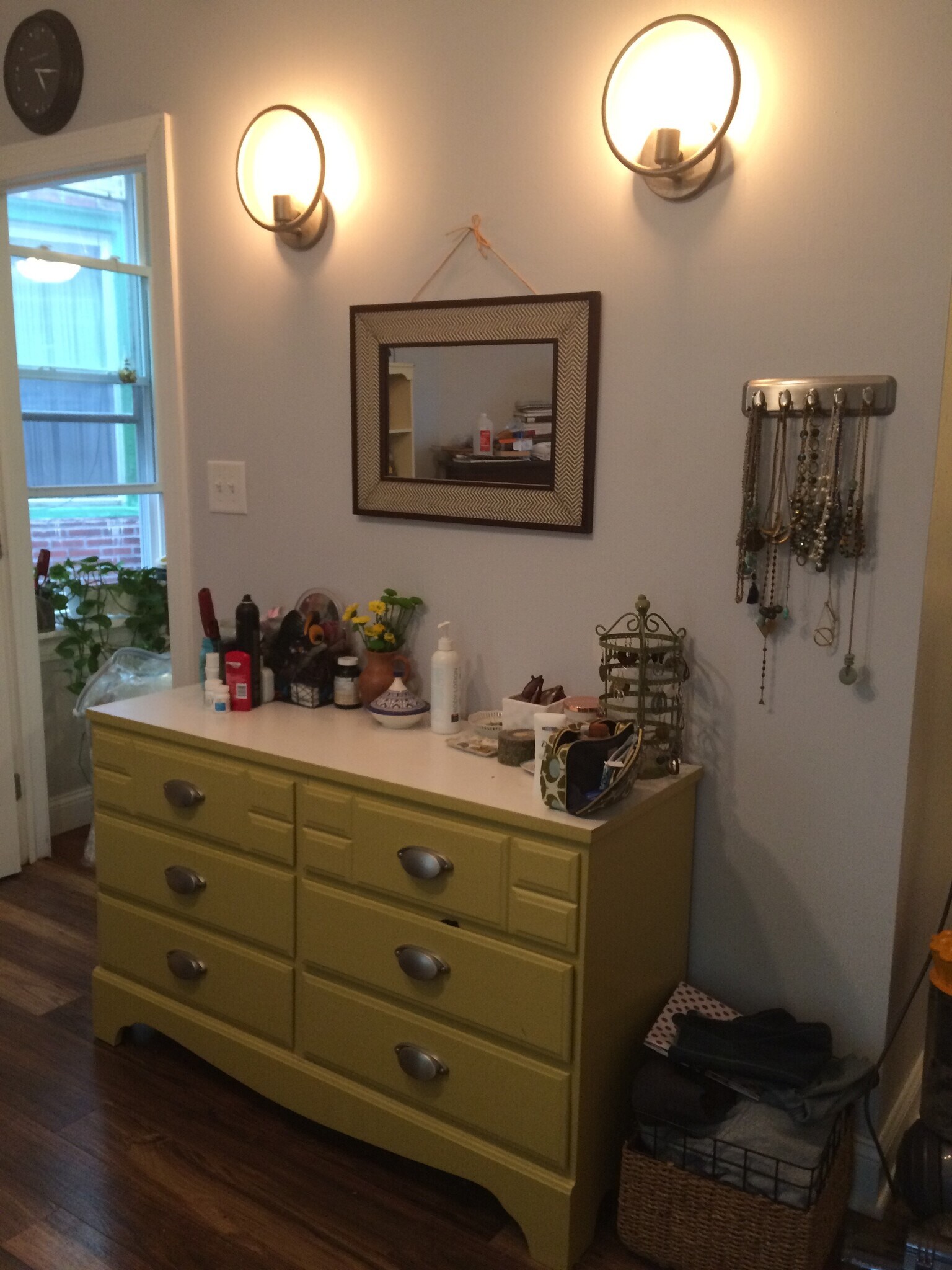 Building Photo - 323 S 46th St