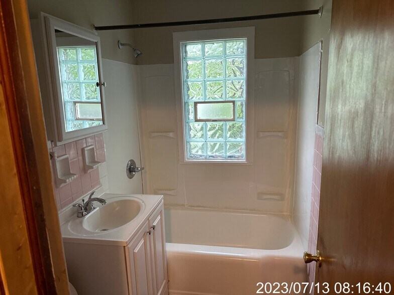 Building Photo - 4968 N 49th St