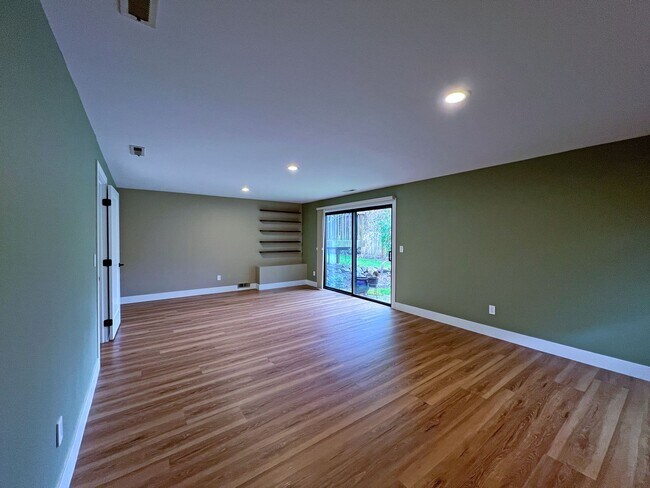 Building Photo - Gorgeous 3 Bedroom 2 Bath Home in Desirable Fairwood, Renton