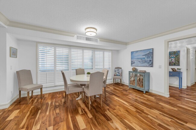 Building Photo - 25 SE Turtle Creek Dr