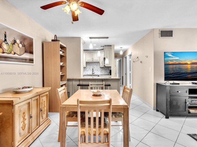 Building Photo - 3020 NE 16th Ave