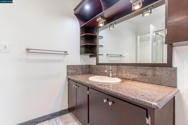 Building Photo - 2345 Paloma Ct