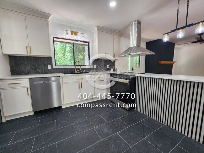 Building Photo - 2636 Whiteleigh Ct NE