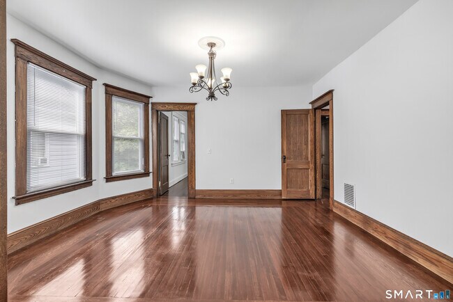 Building Photo - 66 Brownell St