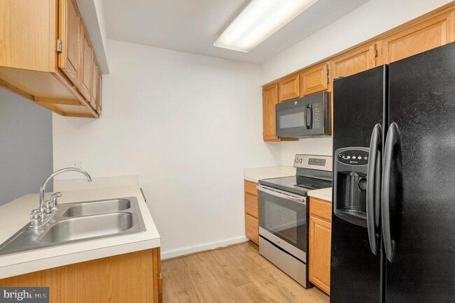 Building Photo - 12158 Salemtown Dr