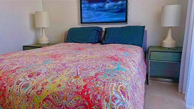 Building Photo - 401 N Birch Rd