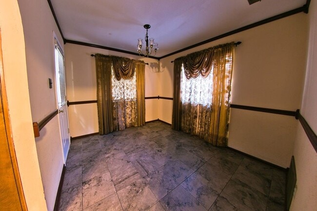 Building Photo - 8435 Sterlingshire St