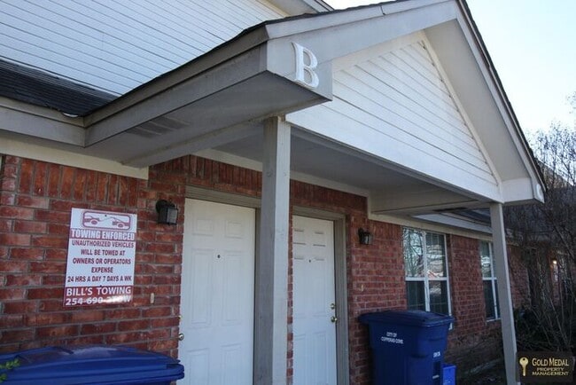 Building Photo - 401 W Avenue B