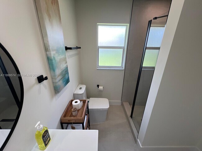 Building Photo - 503 Jackson Ave