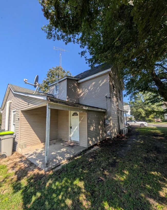 Building Photo - 202 Market St