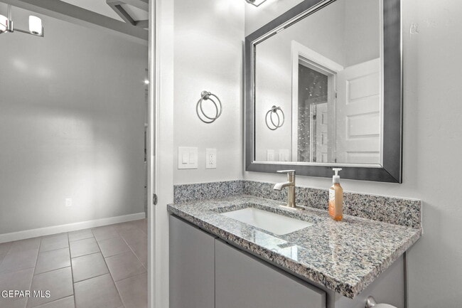 Building Photo - 12300 Desert Heights Ct