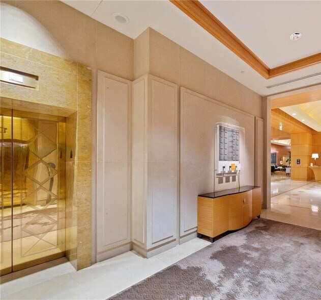 Building Photo - 1435 Brickell Ave