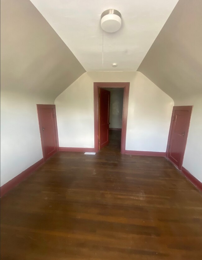 Building Photo - 3522 N Bryant Ave