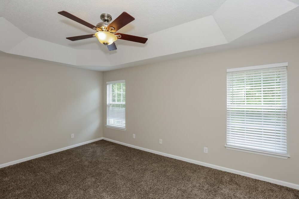 Building Photo - 2112 Highland Park Dr