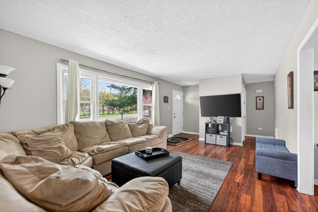 Building Photo - 33356 N Sears Blvd