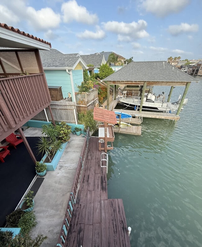 Building Photo - 1209 Pompano Ave