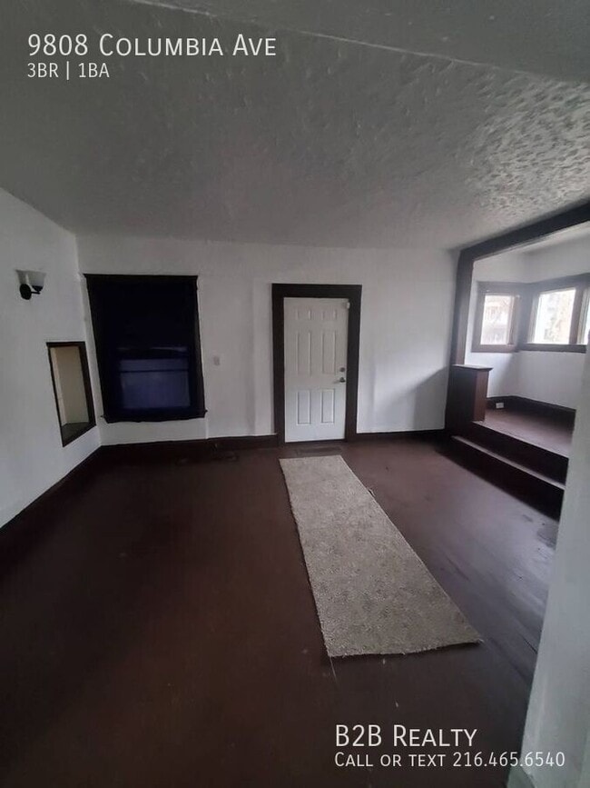 Building Photo - 9808 Columbia Ave