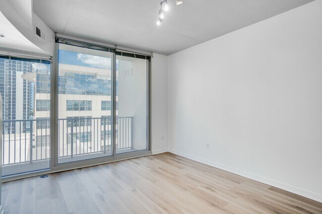 Building Photo - 155 S Court Ave
