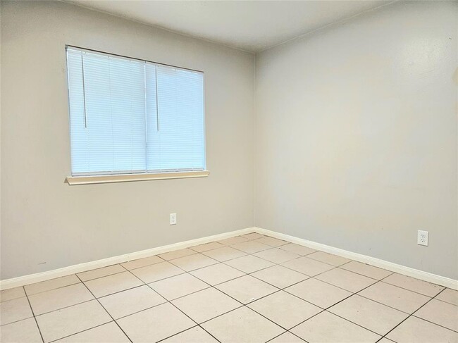 Building Photo - 6010 Fergis Dr
