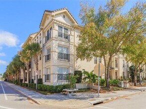 Building Photo - 402 S Armenia Ave