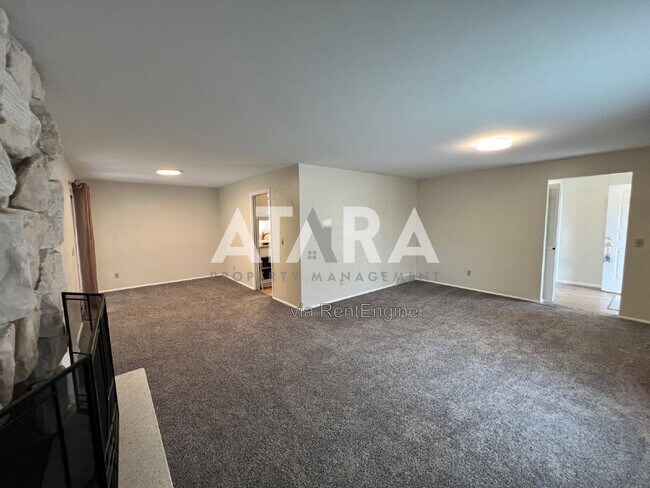 Building Photo - 1374 Marinwood Ave