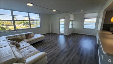 Building Photo - 1301 NE Miami Gardens Dr