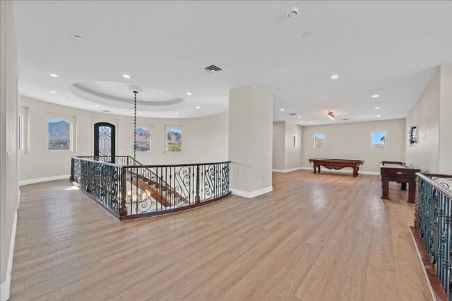 Building Photo - Custom Luxury Home with Strip and Mountain Views!