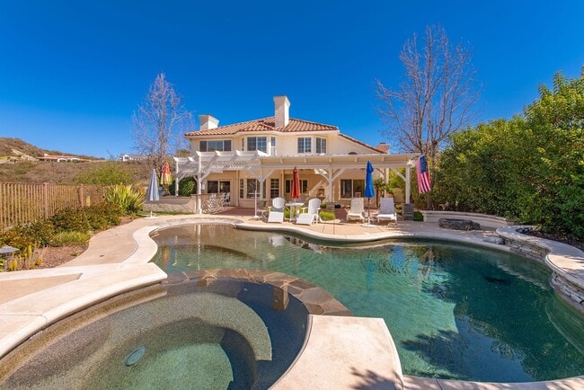 Building Photo - 2663 Yellowwood Dr