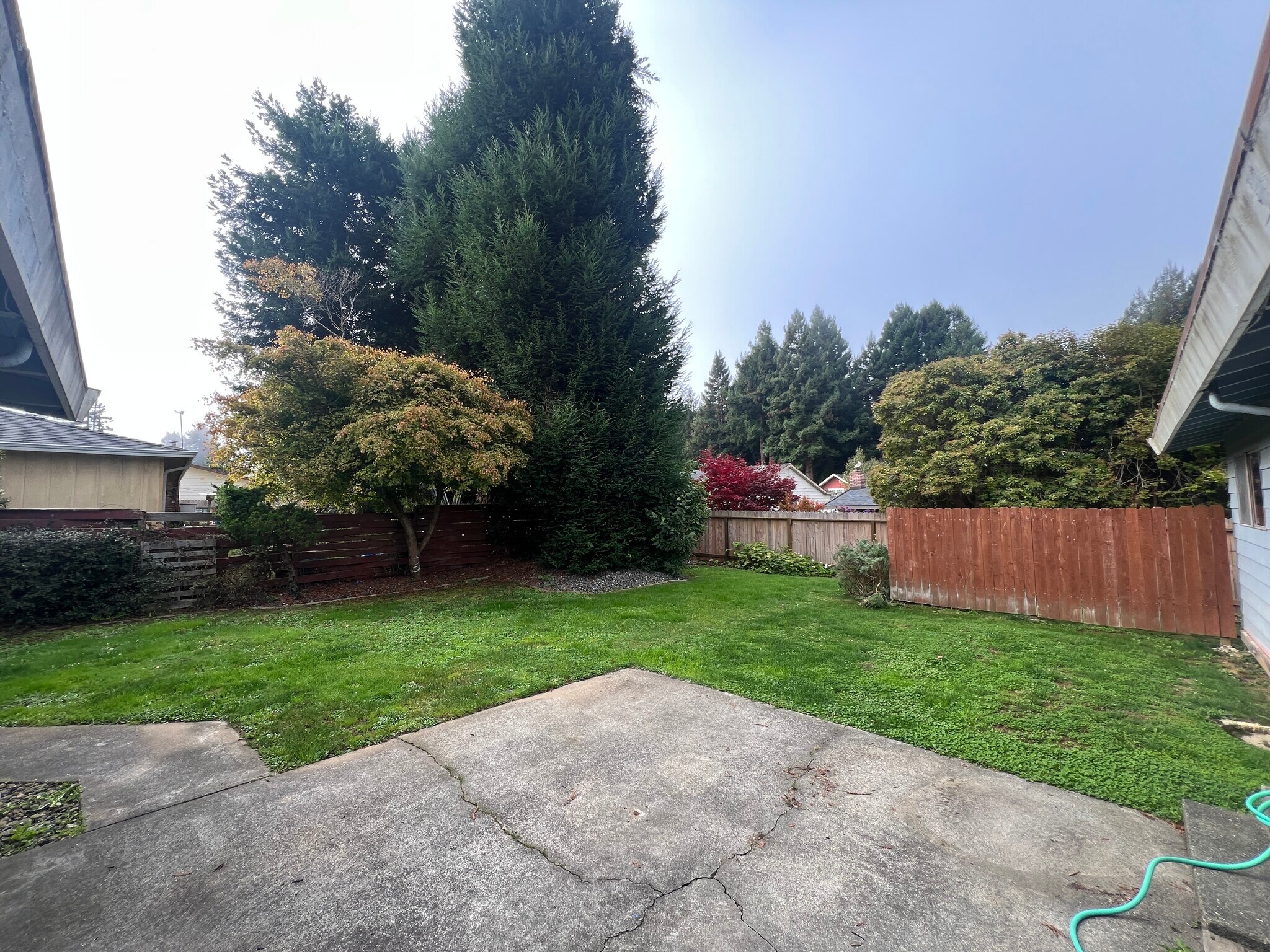 Building Photo - 5926 Walnut Dr