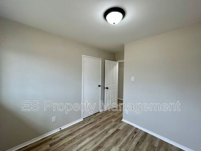 Building Photo - 4948 Patricia St