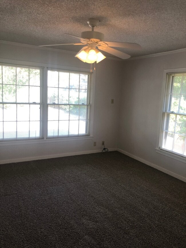 Building Photo - CLOSE TO ACU!  3 BED, 1 BATH!