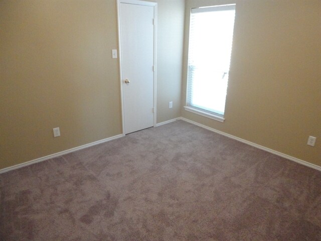 Building Photo - 512 Timber Dr