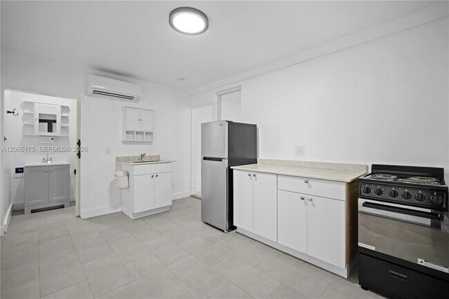 Building Photo - 1545 NW 130th St