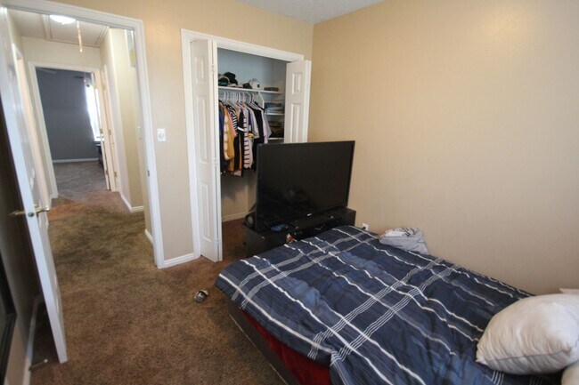 Building Photo - 3 Bedroom Townhome in Provo's Westside
