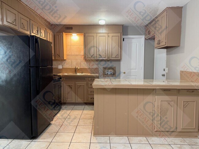 Building Photo - 4422 NE 16th Terrace