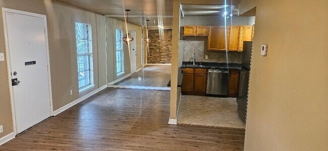 Building Photo - 8941 Gaylord Dr