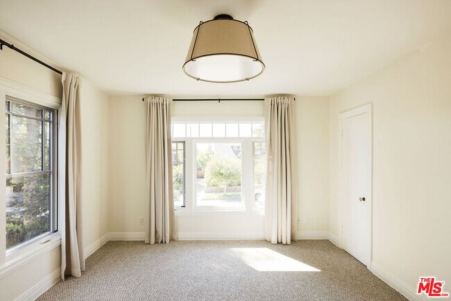 Building Photo - 824 Brent Ave