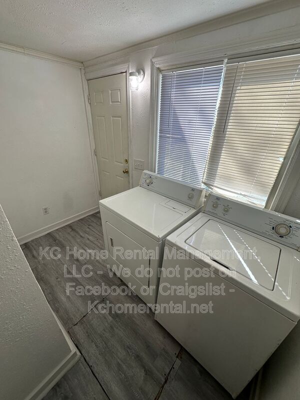 Building Photo - 2917 E 61st St