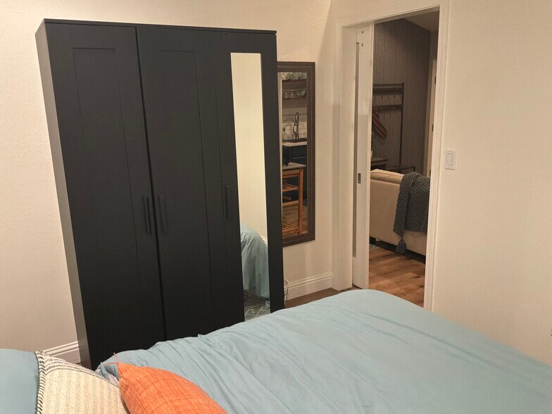 Building Photo - 11420 Wales Dr