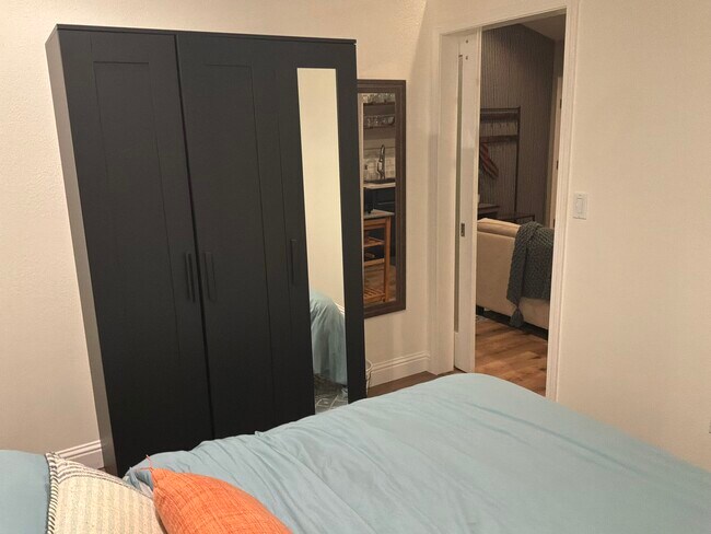 Building Photo - 11420 Wales Dr