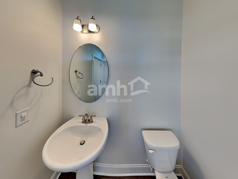 Building Photo - 137 Hazel Pk Dr