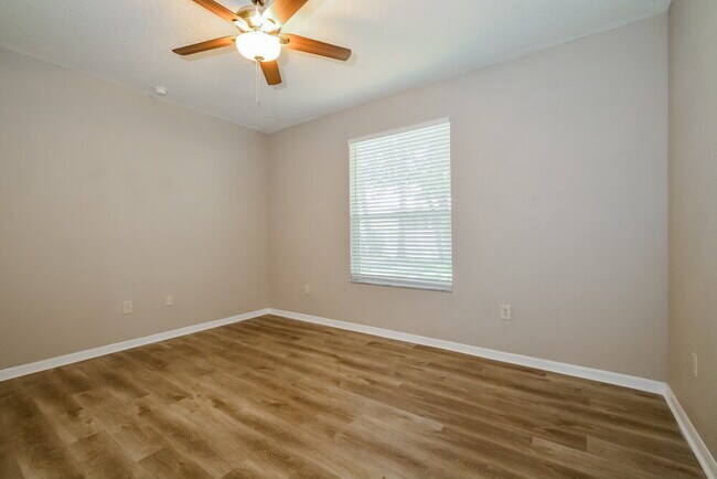 Building Photo - 241 Bluff Pass Dr