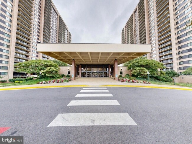Building Photo - 5505 Seminary Rd