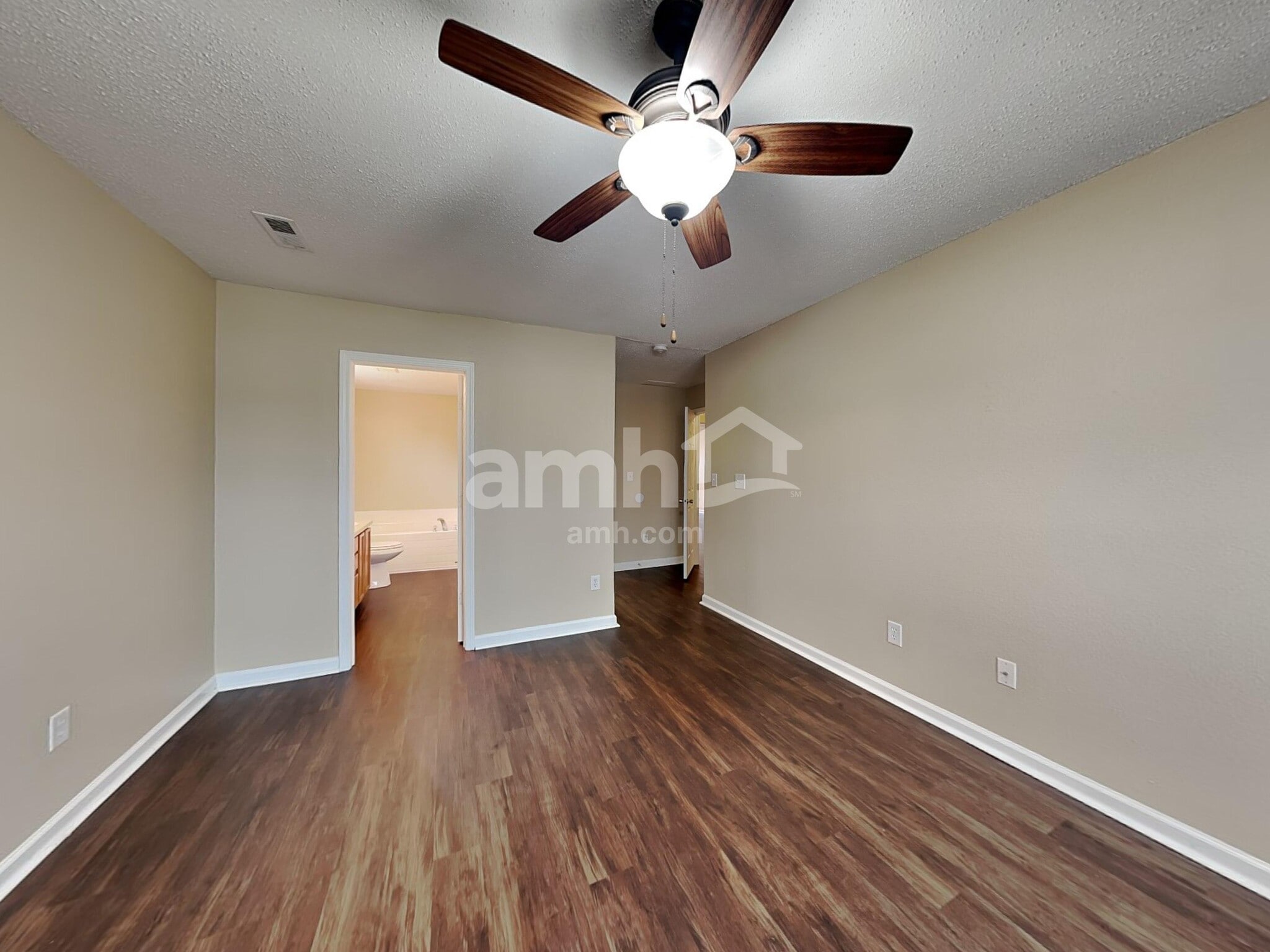 Building Photo - 5452 Wood Hollow Dr